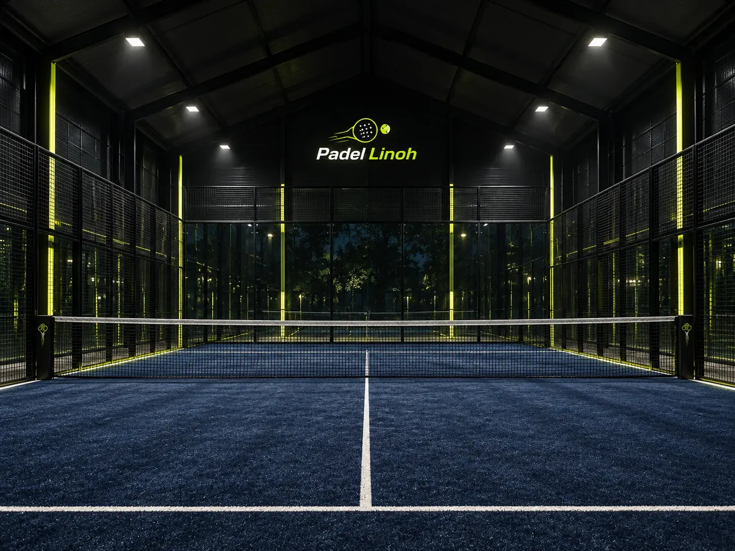 Künstlich erzeugtes Bild eines Padelcourts in der Halle mit blauem Boden, Glaswänden und Gitterzaun